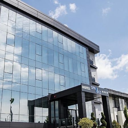 Hotel Spa Ice Resort Ghiroda Экстерьер фото