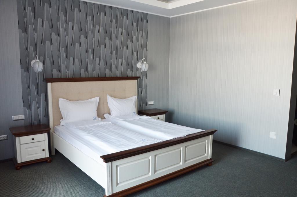 Hotel Spa Ice Resort Ghiroda Экстерьер фото