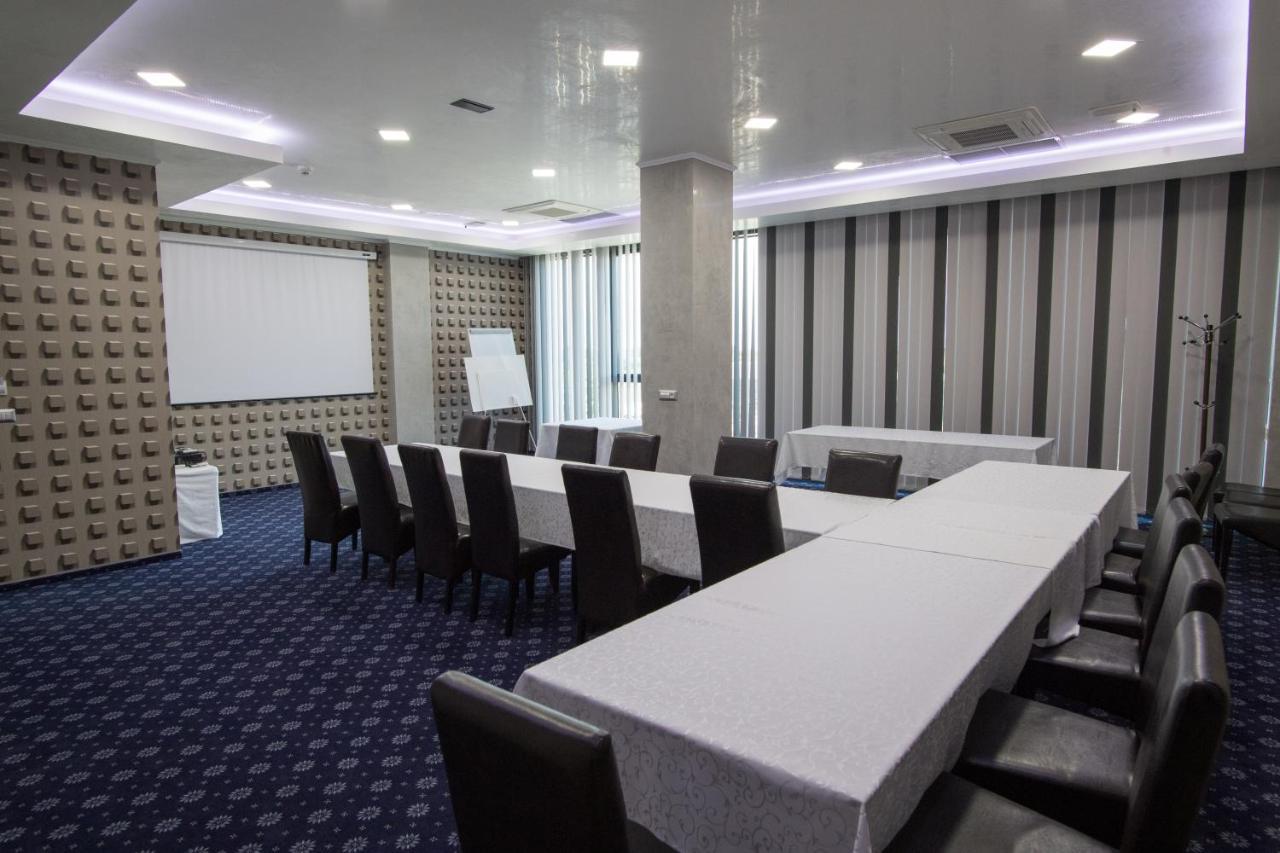 Hotel Spa Ice Resort Ghiroda Экстерьер фото